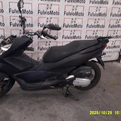 Honda PCX  Arles