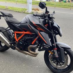 KTM Super Duke  Tr&eacute;gueux