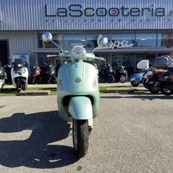 Vespa GT  Saint-Martin-d'H&egrave;res