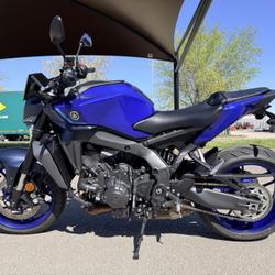 Yamaha MT09  Saint-Marcel