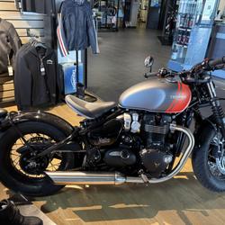 Triumph Bonneville  Dury