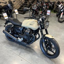Guzzi V7  Pontivy