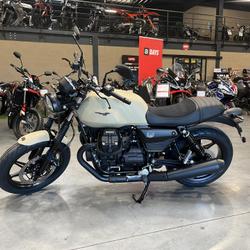 Guzzi V7  Pontivy
