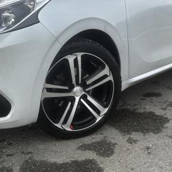 Peugeot 208 1.2 PURETECH 110CH GT LINE S&S EAT6 5CV 5P Guer