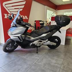 Honda Forza  &Eacute;tupes