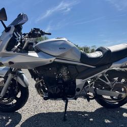 Suzuki GSF  Aulnois-sous-Laon