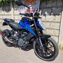 KTM Duke  &Eacute;pernay