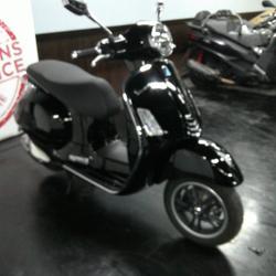Vespa GTS  Paris 17e Arrondissement