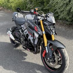 Suzuki GSXS  Aulnois-sous-Laon