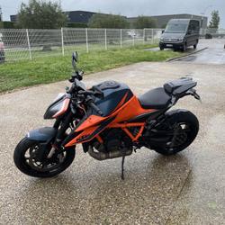 KTM Super Duke  Varennes-l&egrave;s-M&acirc;con