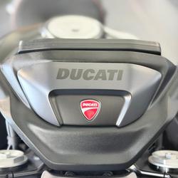 Ducati Diavel  Vert-Saint-Denis