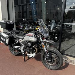 Guzzi V85 TT  Le Chesnay-Rocquencourt