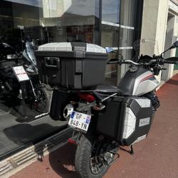 Guzzi V85 TT  Le Chesnay-Rocquencourt