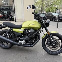 Guzzi V7  Paris 11e Arrondissement