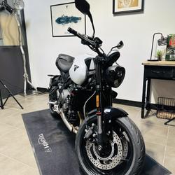 Triumph Trident  Montlh&eacute;ry