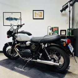 Triumph Bonneville  Montlh&eacute;ry