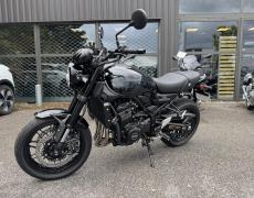 Kawasaki ZR Saint-Maximin