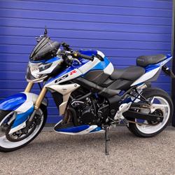 Suzuki GSR 750  Al&egrave;s