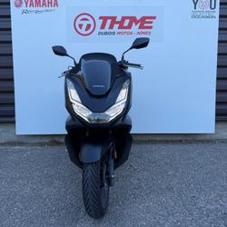 Honda PCX  N&icirc;mes
