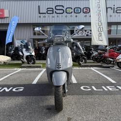 Vespa Sprint  Saint-Martin-d'H&egrave;res