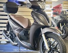 Kymco People Saint-Genis-Pouilly