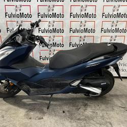 Honda PCX  Arles