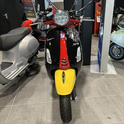 Vespa Primavera  M&eacute;rignac