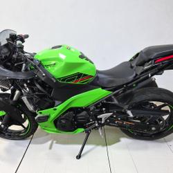 Kawasaki Ninja 400  Pressigny-les-Pins