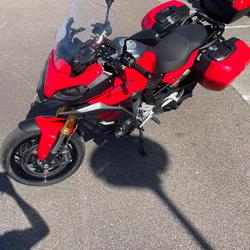 BMW F 900 XR  La Chapelle-Saint-Luc