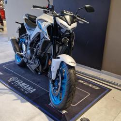 Yamaha MT03  D&eacute;ville-l&egrave;s-Rouen