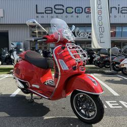 Vespa GTS  Saint-Martin-d'H&egrave;res