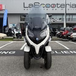 Piaggio MP3  Saint-Martin-d'H&egrave;res
