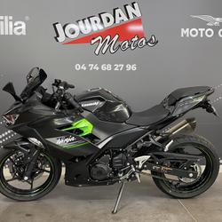 Kawasaki Ninja 400  Gleiz&eacute;