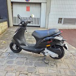 Piaggio Zip  Issy-les-Moulineaux