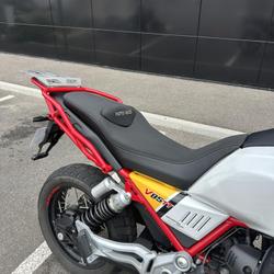 Guzzi V85 TT  Rochefort-du-Gard