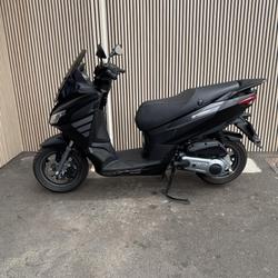 Aprilia SX  Saint-Ouen-l'Aum&ocirc;ne