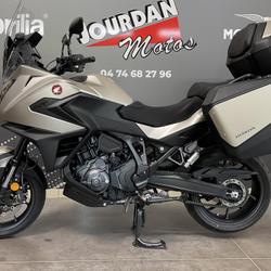 Honda NT  Gleiz&eacute;
