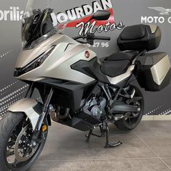 Honda NT  Gleiz&eacute;