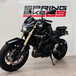 Suzuki GSR 750  Villefranche-sur-Sa&ocirc;ne