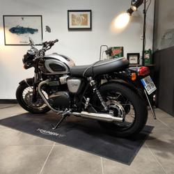 Triumph Bonneville  Montlh&eacute;ry