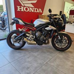 Triumph Street  &Eacute;tupes