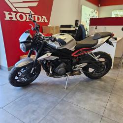 Triumph Street  &Eacute;tupes