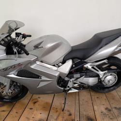 Honda VFR  Pressigny-les-Pins