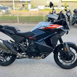 KTM Adventure  Chen&ocirc;ve