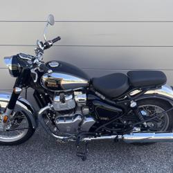 Royal-Enfield Classic  Saint-Martin-d'H&egrave;res