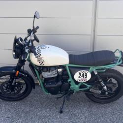 Royal-Enfield Interceptor  Saint-Martin-d'H&egrave;res