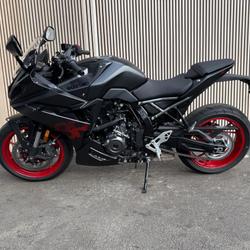 Suzuki GSX  Saint-Ouen-l'Aum&ocirc;ne