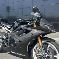 Triumph Daytona 675  Rochefort-du-Gard