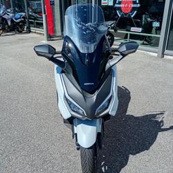 Honda Forza  Saint-Martin-d'H&egrave;res