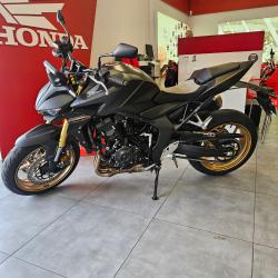 Honda Hornet  &Eacute;tupes